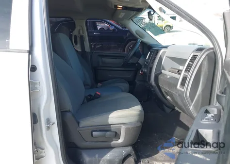 2018 Ram 1500 Express 4X4 6'4 Box from USA, damaged, VIN 1C6RR7FT6JS328138